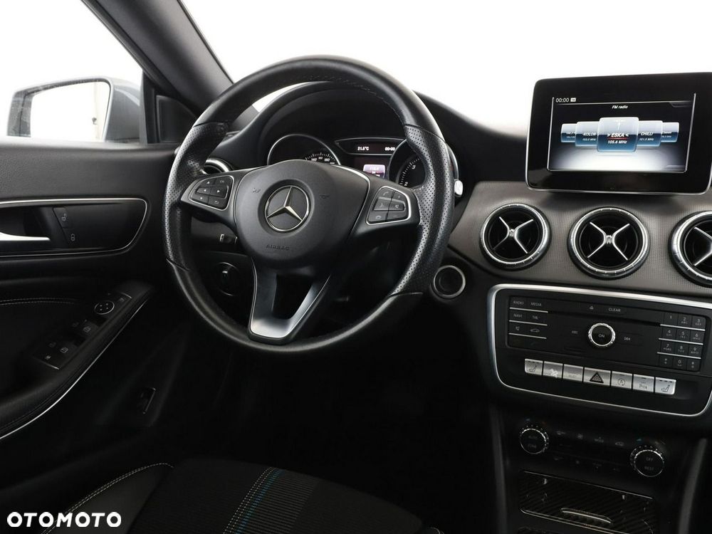 Mercedes-Benz CLA 180 d 7G-DCT Urban - 17