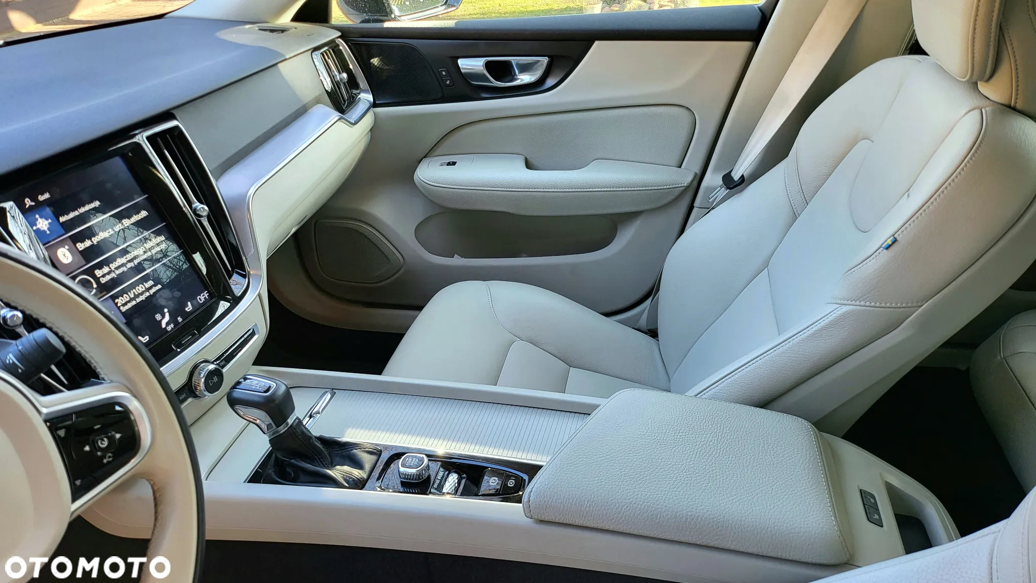 Volvo S60 T6 AWD Momentum Pro - 12
