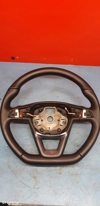 Seat Arona FR Kierownica czerwona nić Łopatki - 1