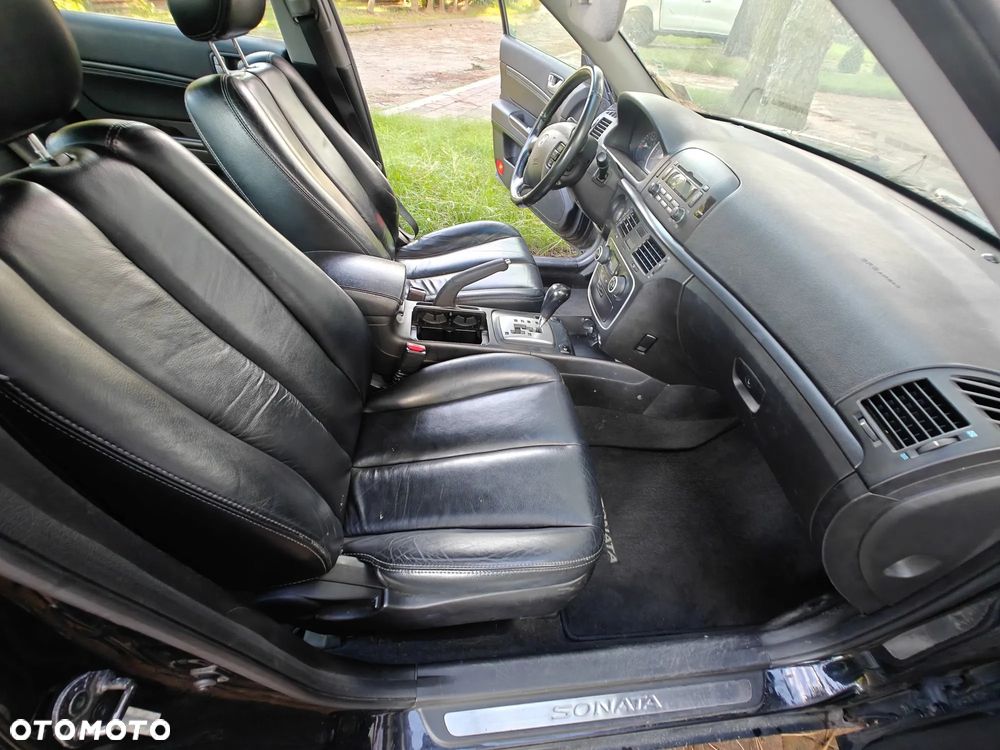 Hyundai Sonata 3.3 V6 GLS - 12