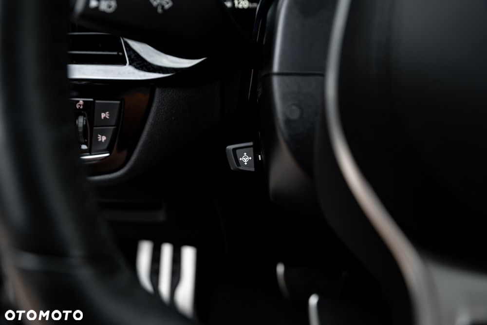 BMW Seria 5 520d Touring Sport Line - 32