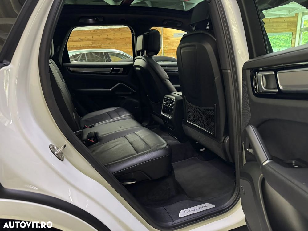 Porsche Cayenne Standard - 11