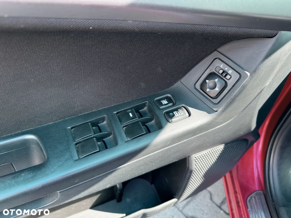 Mitsubishi Lancer 1.5 - 17