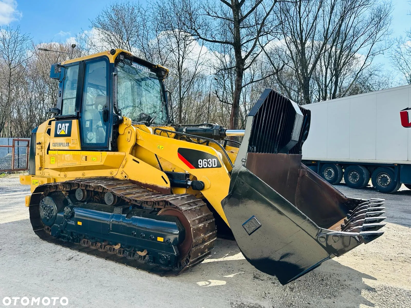 Caterpillar 963D - 2