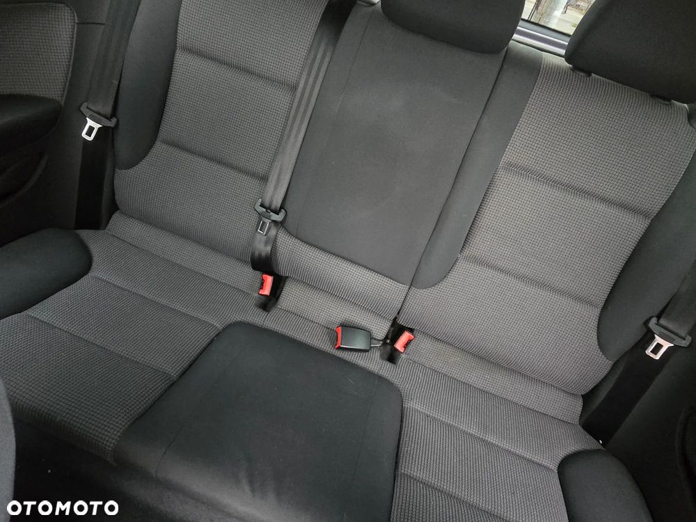 Audi A3 3-drzwiowe 1.6 Ambition - 16