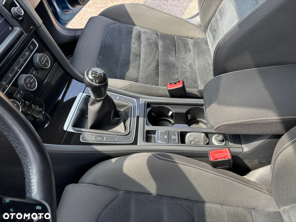 Volkswagen Golf 1.6 TDI BMT Highline - 20
