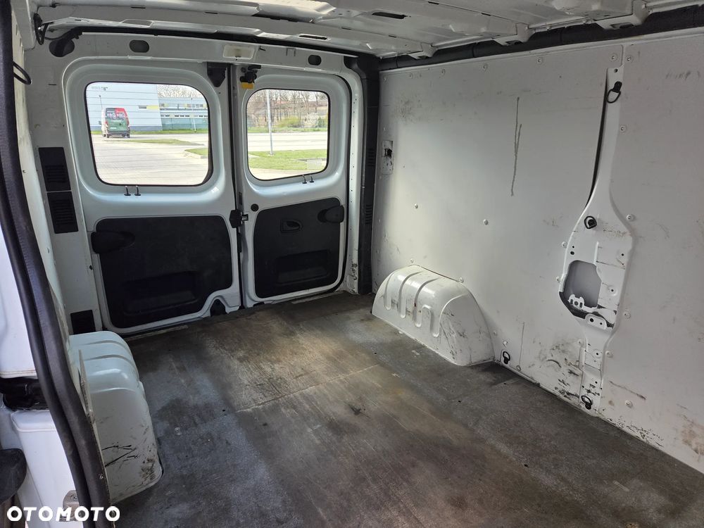 Renault Trafic - 15