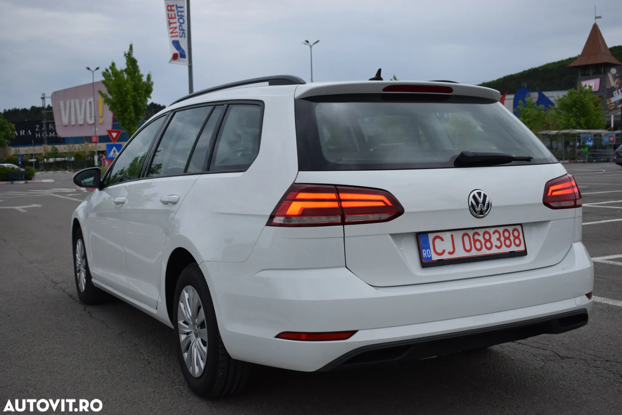 Volkswagen Golf 1.6 TDI Comfortline - 14