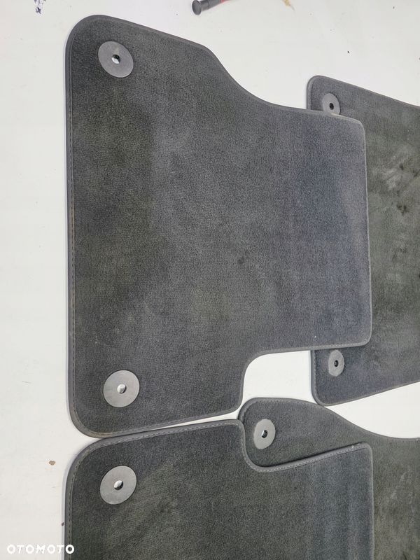DYWAN DYWANIKI MATERIAŁ WELUR AUDI A6 C7 4G1863713 4G1863714 EUROPA - 5