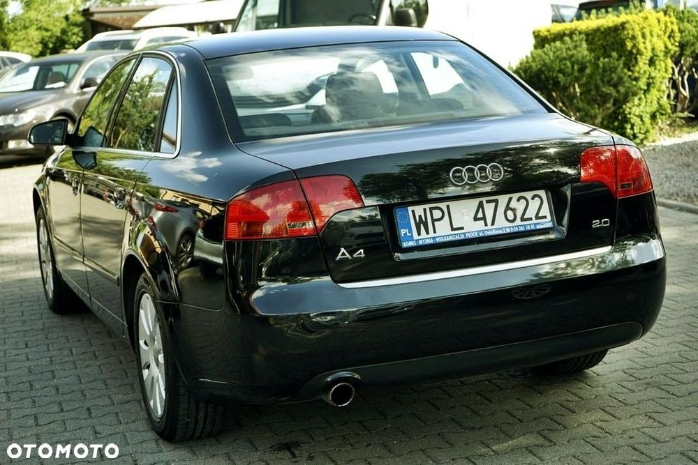 Audi A4 Limousine - 4