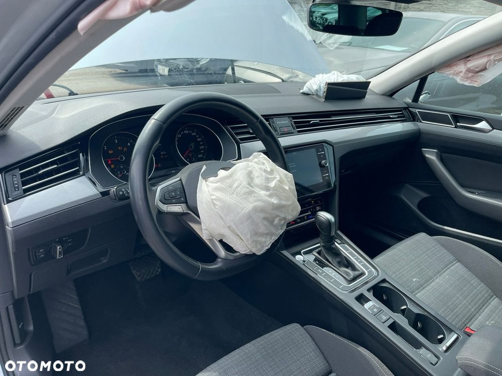 Volkswagen Passat Variant 2.0 TDI SCR DSG Conceptline - 10