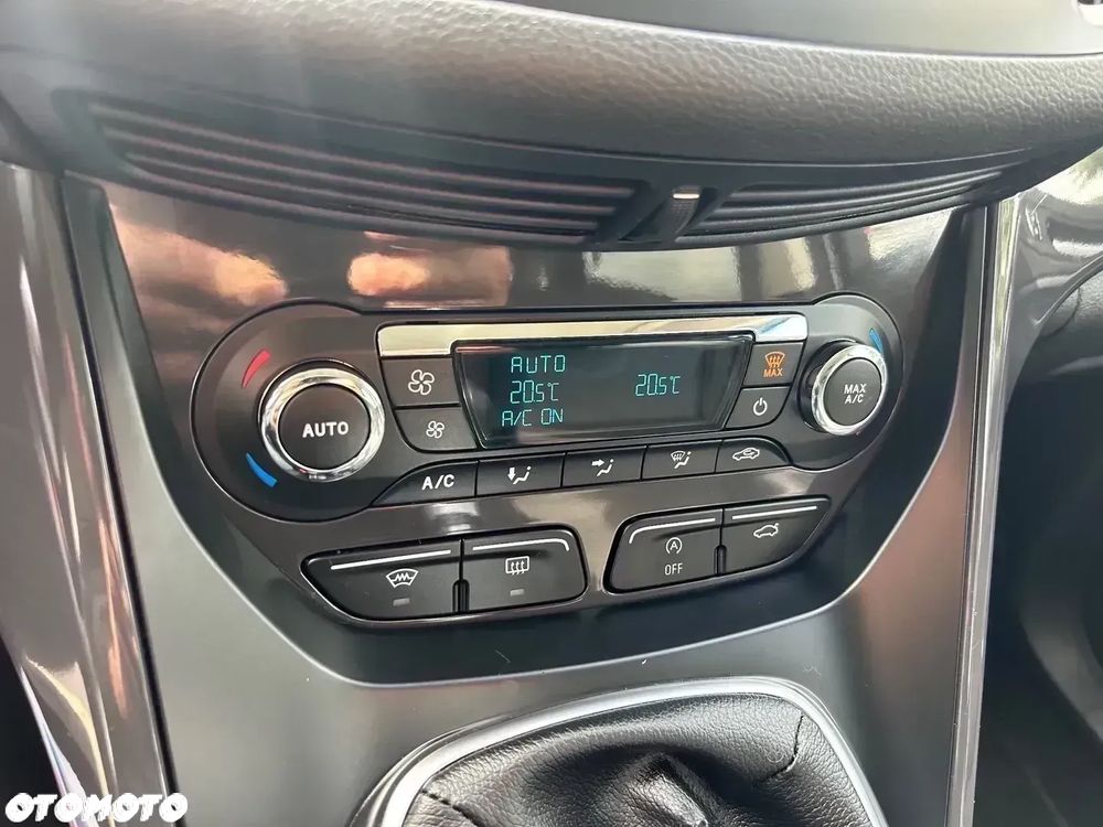Ford Kuga 2.0 TDCi 2x4 Titanium - 31