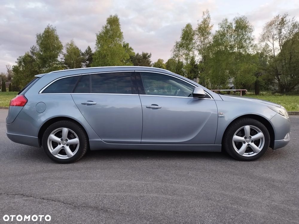 Opel Insignia 2.0 Turbo Sports Tourer 4x4 Automatik Cosmo - 6