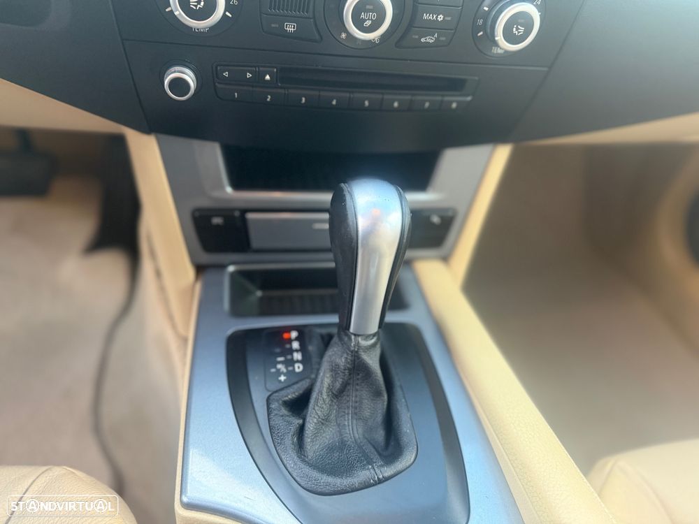 BMW 520 dA Touring - 15