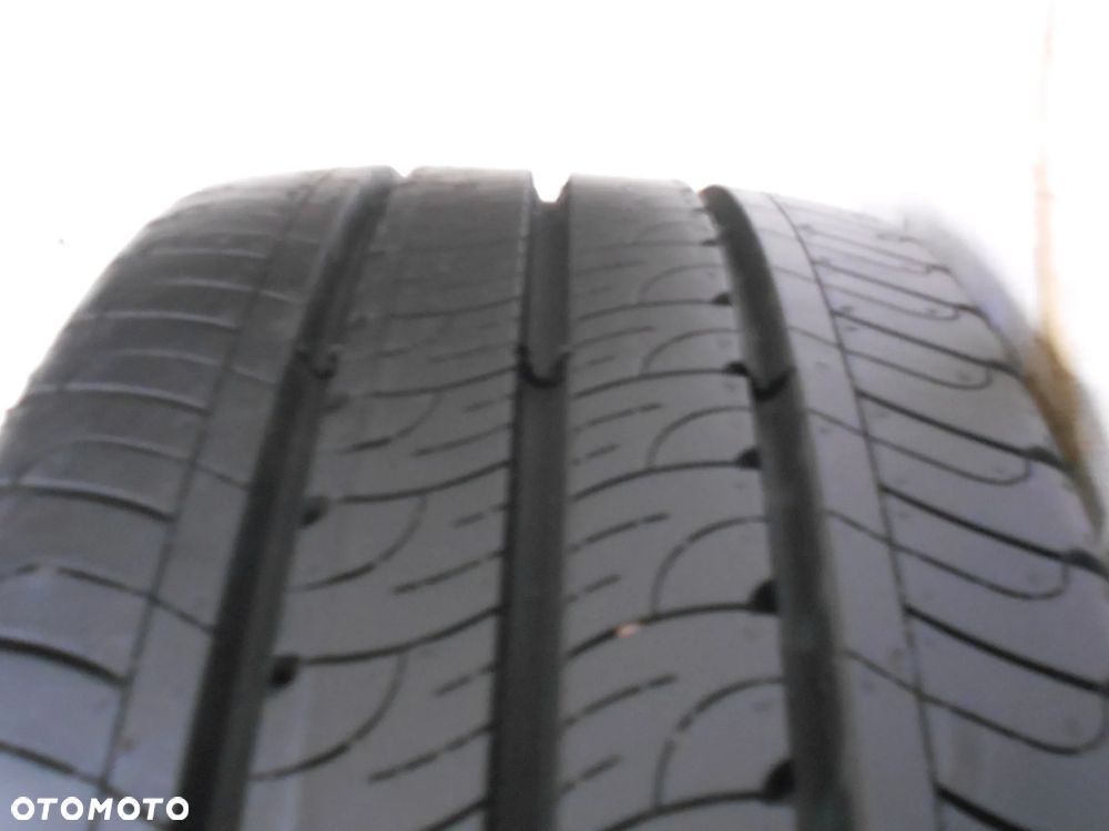OPONA POJEDYNKA 215/65R16C GOODYEAR EFFICIENT GRIP CARGO DOT 1223 9.3MM - 2