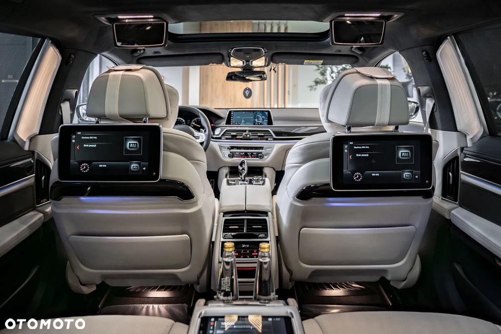 BMW Seria 7 M760Li xDrive - 31