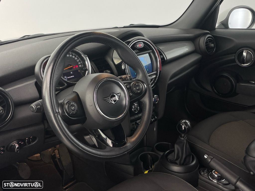 MINI 5 Portas Cooper D - 17