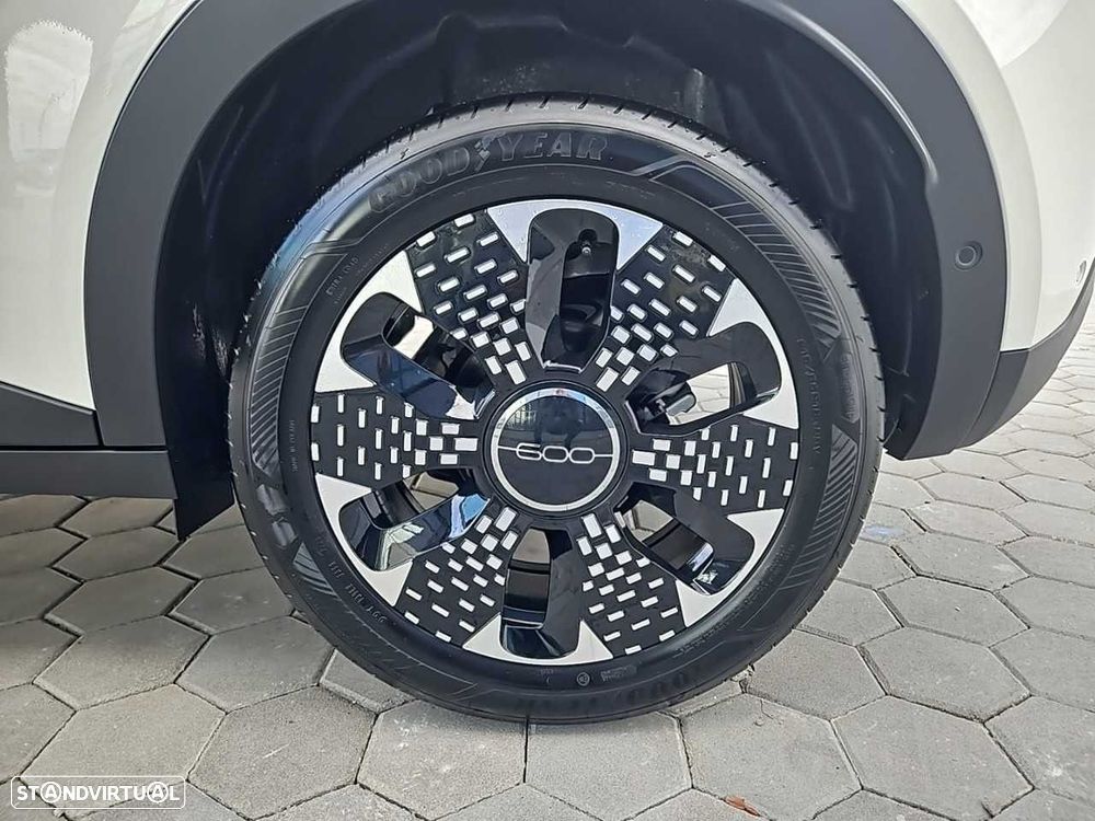 Fiat 600 1.2 Hybrid La Prima - 11