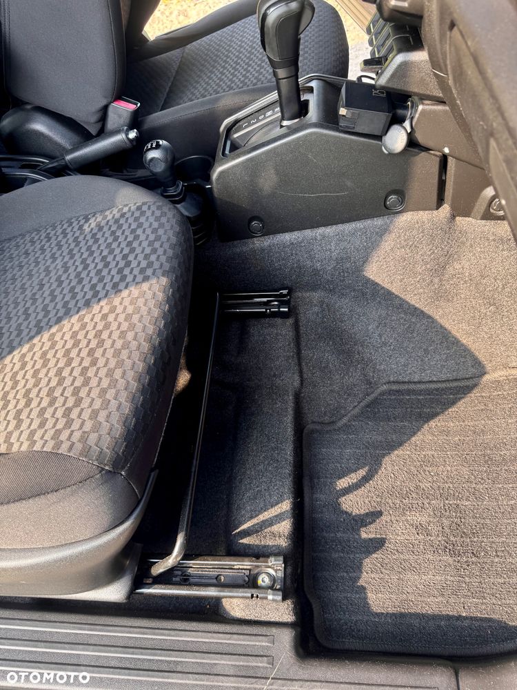 Suzuki Jimny - 32