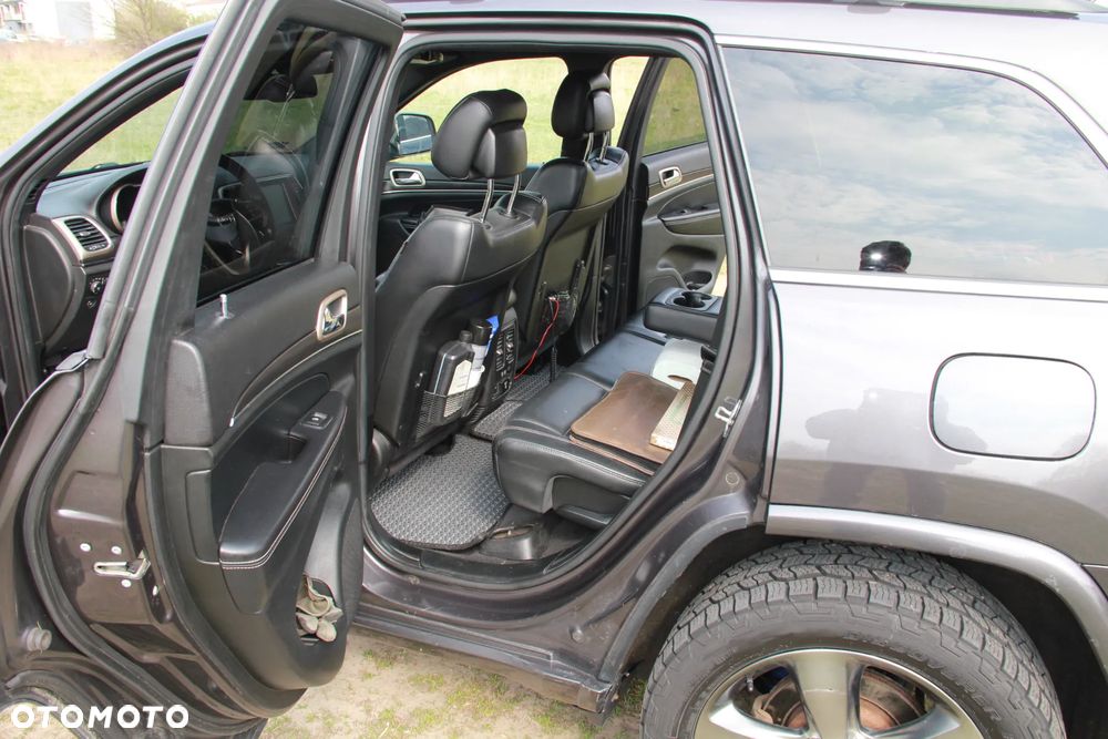 Jeep Grand Cherokee - 22