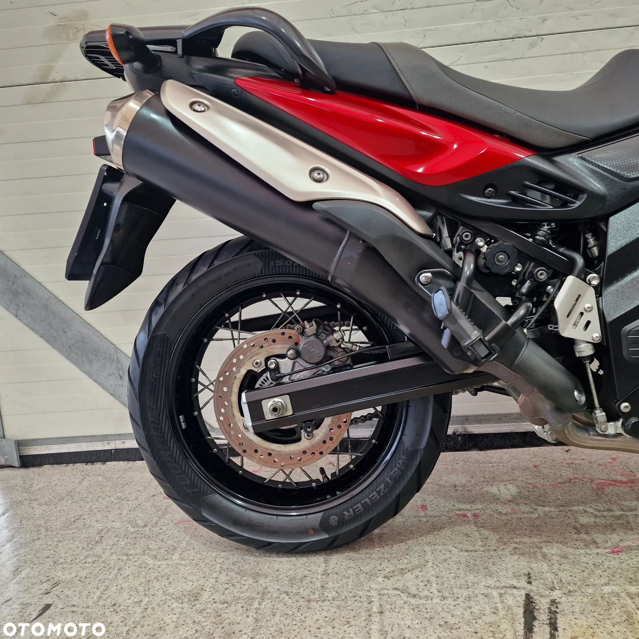 Suzuki DL - 25