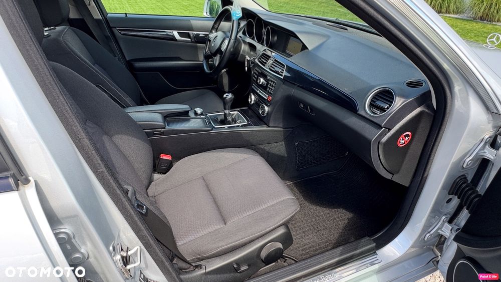 Mercedes-Benz Klasa C 180 CGI BlueEFFICIENCY Elegance - 5