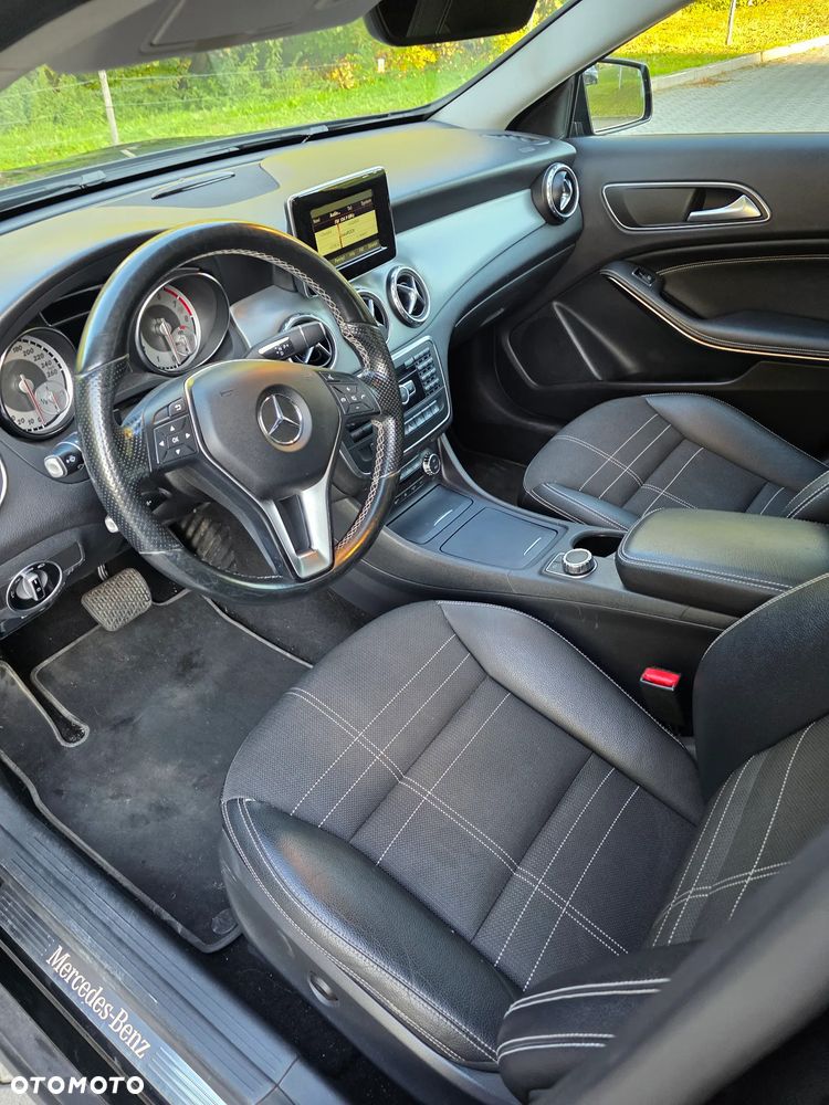 Mercedes-Benz GLA - 9