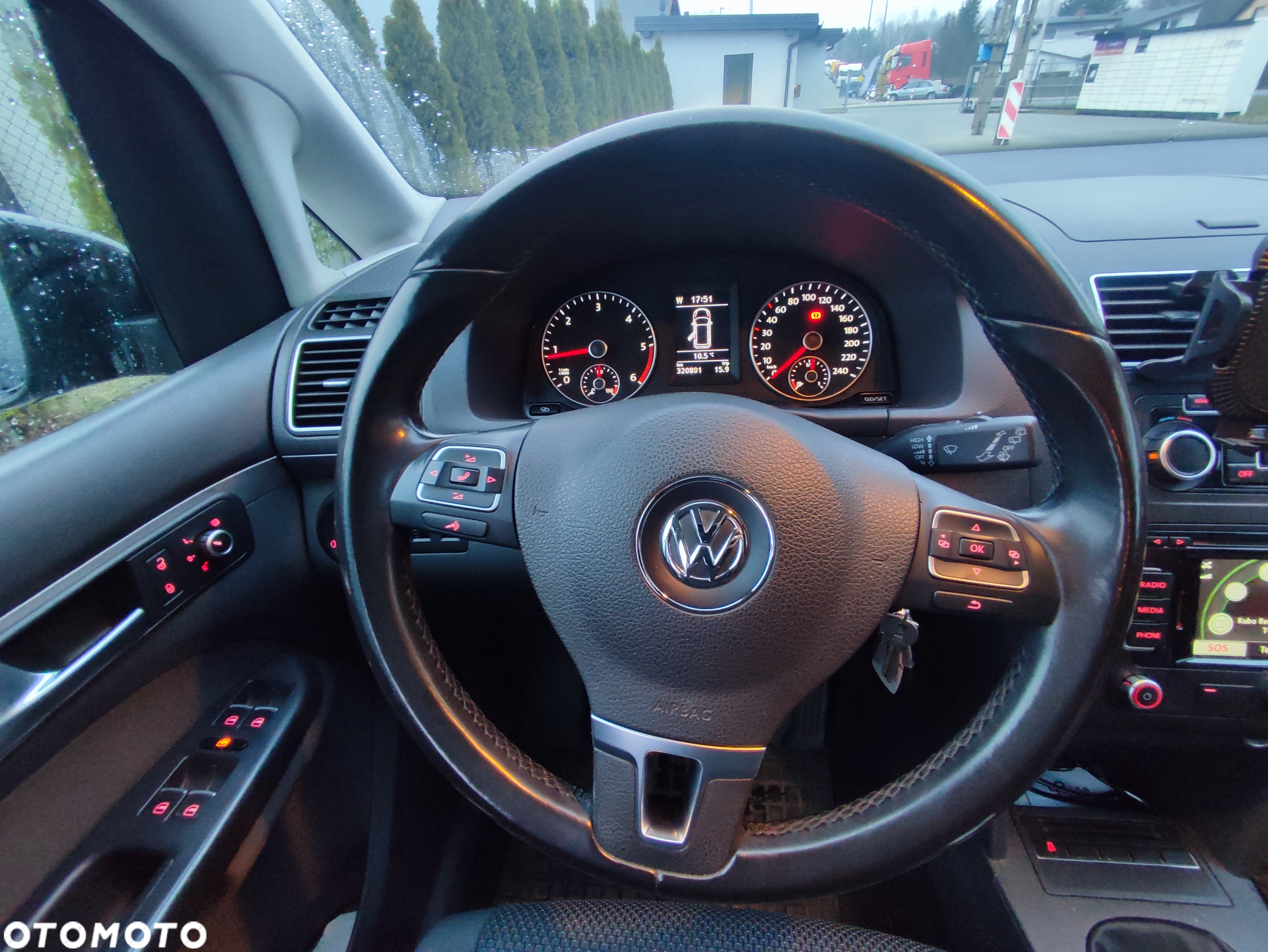 Volkswagen Touran 2.0 TDI DPF Highline - 12