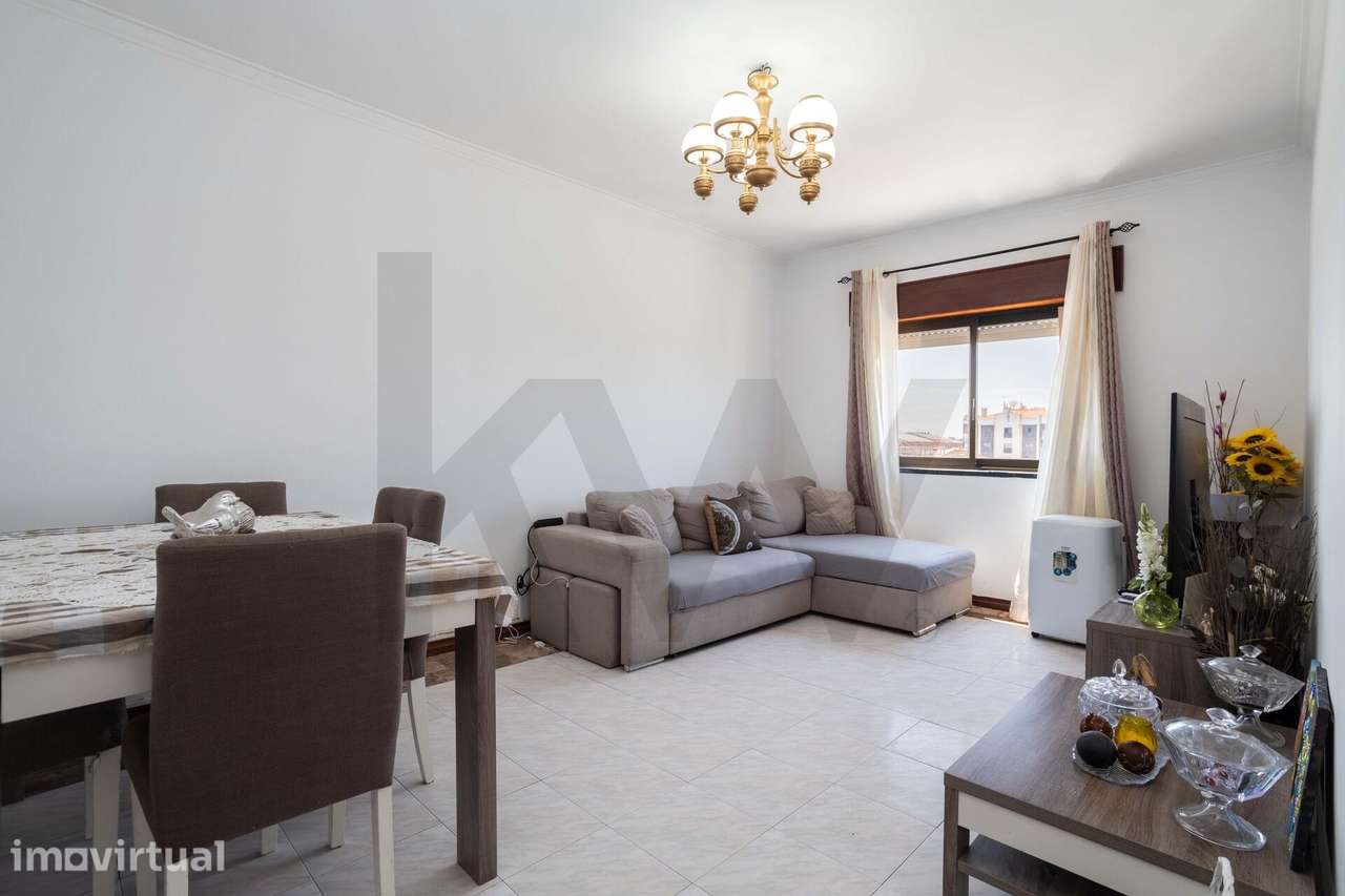 Apartamento T2 no Casal do Marco | Excelente Luminosidade | Acessos Rá - Grande imagem: 3/36