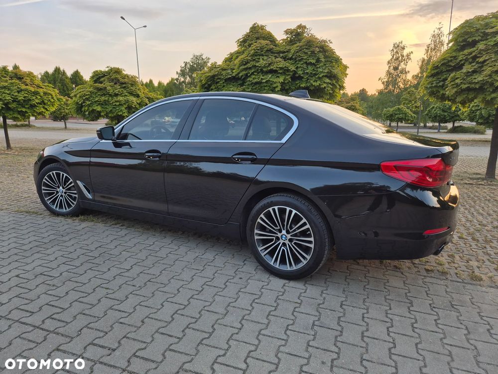 BMW Seria 5 530i xDrive GPF Sport Line sport - 11
