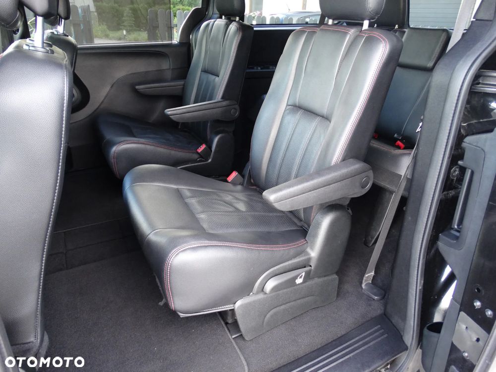 Dodge Grand Caravan 3.6 R/T - 12