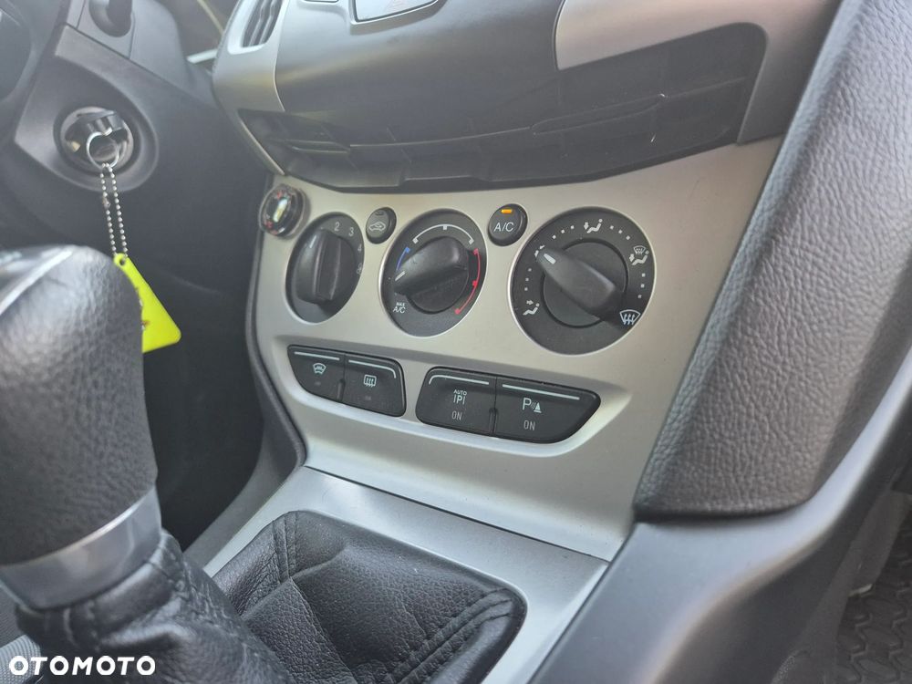 Ford Focus 1.6 Trend Sport - 20