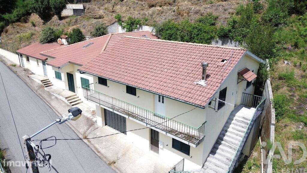 Casa / Villa T3 em Campeã de 399,00 m2 - Grande imagem: 2/26