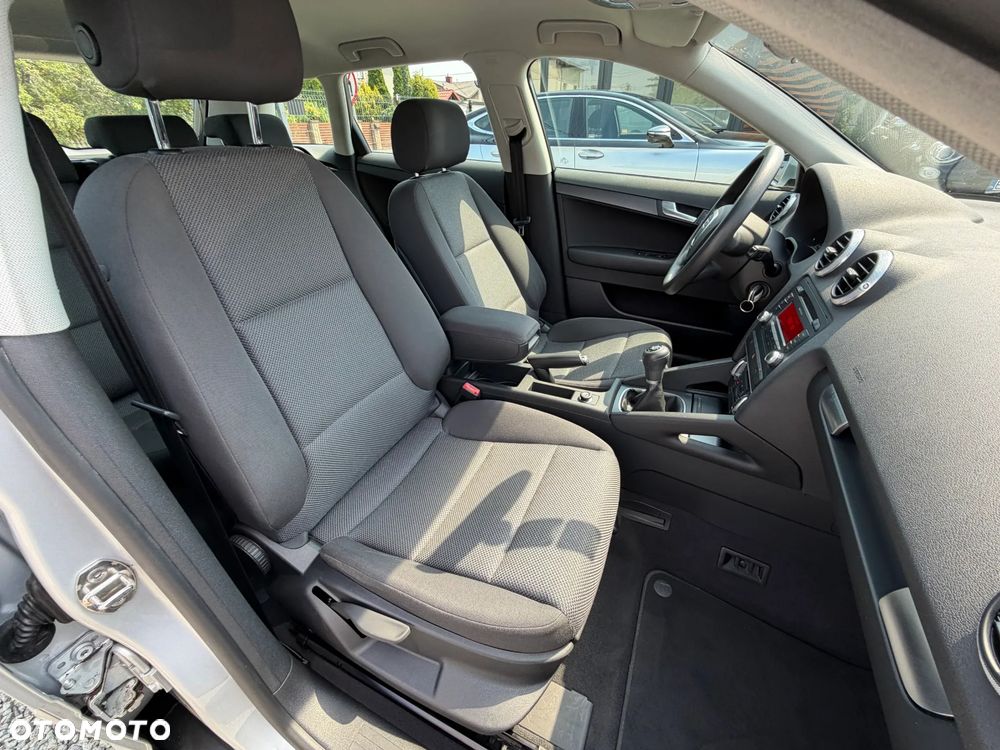 Audi A3 Sportback 1.6 Attraction - 37