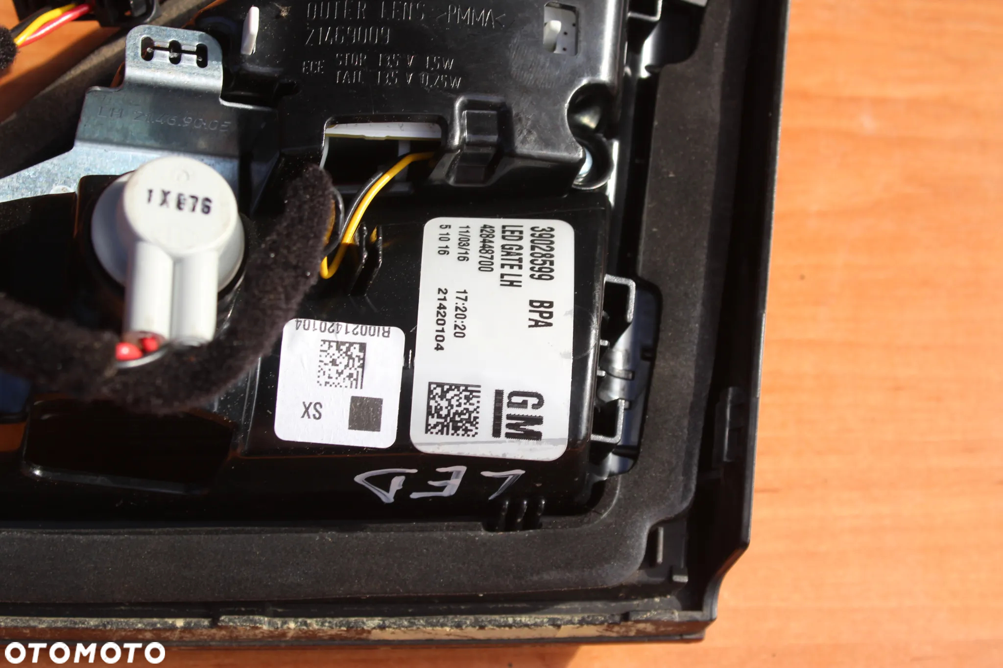 LAMPA LEWY TYŁ W KLAPĘ LED OPEL ZAFIRA C EUROPA 39028599 - 7