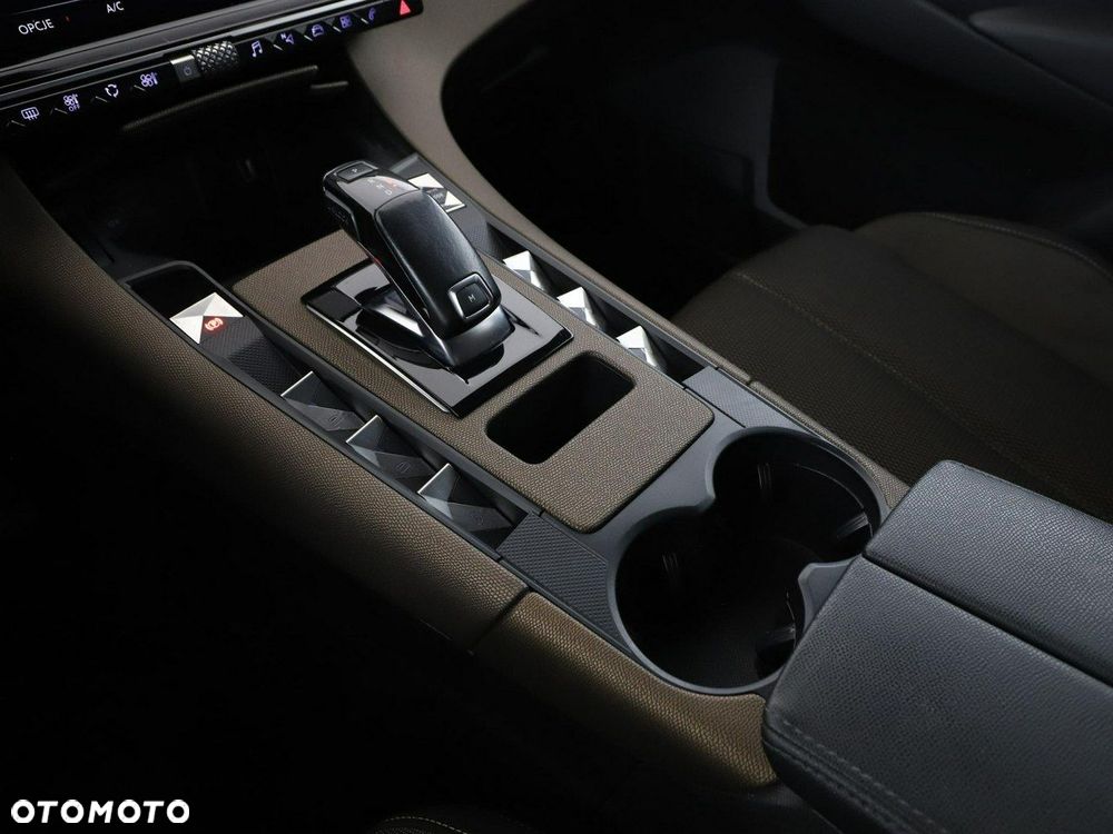 DS Automobiles DS 7 Crossback 2.0 BlueHDi So Chic - 31