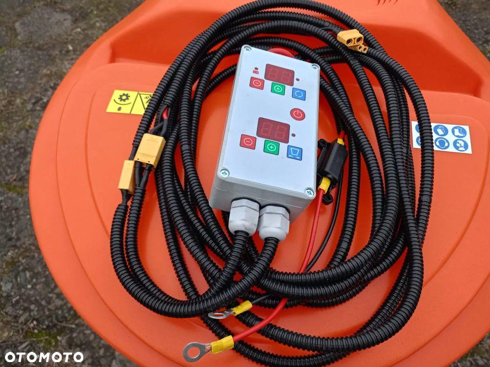 Solarka posypywarka DEXWAL SOLDROG - 9