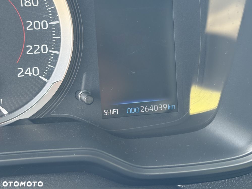 Toyota Corolla 1.6 Comfort - 25
