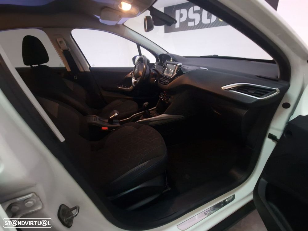 Peugeot 2008 1.6 BlueHDi Style - 16