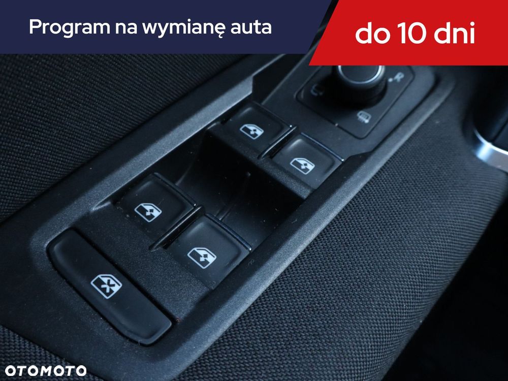 Volkswagen Touran - 18