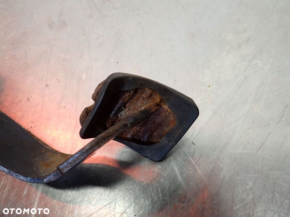 PEDAŁ SPRZĘGŁA VOLKSWAGEN T3 - 3