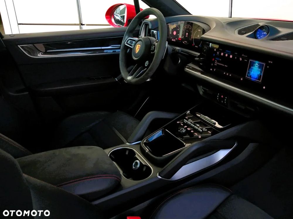 Porsche Cayenne Coupe GTS - 28