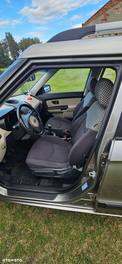 Kia Soul 1.6 L - 16