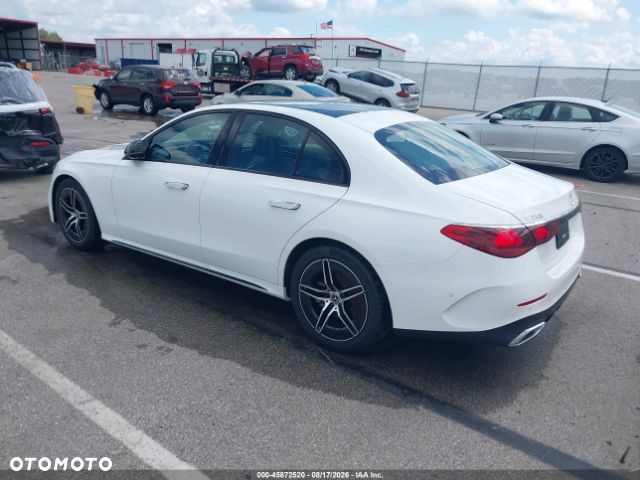 Mercedes-Benz E-Class 2024 photo 3