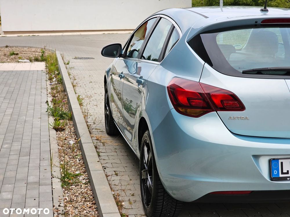 Opel Astra 1.4 ecoFLEX Cosmo - 15