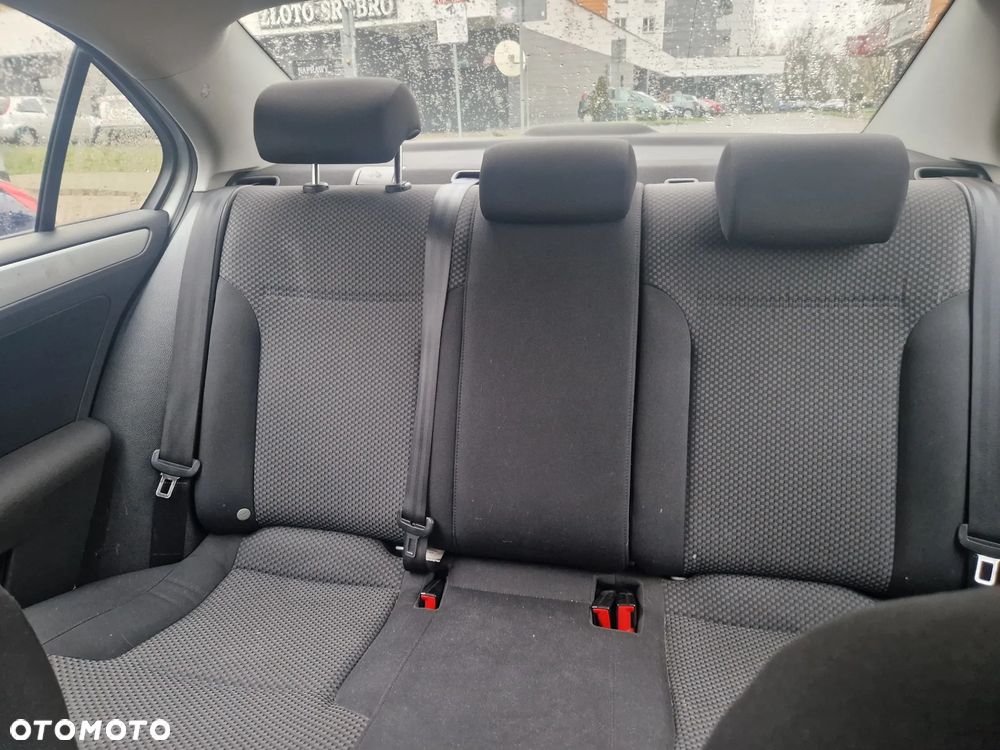 Volkswagen Jetta 1.2 TSI Trendline - 11