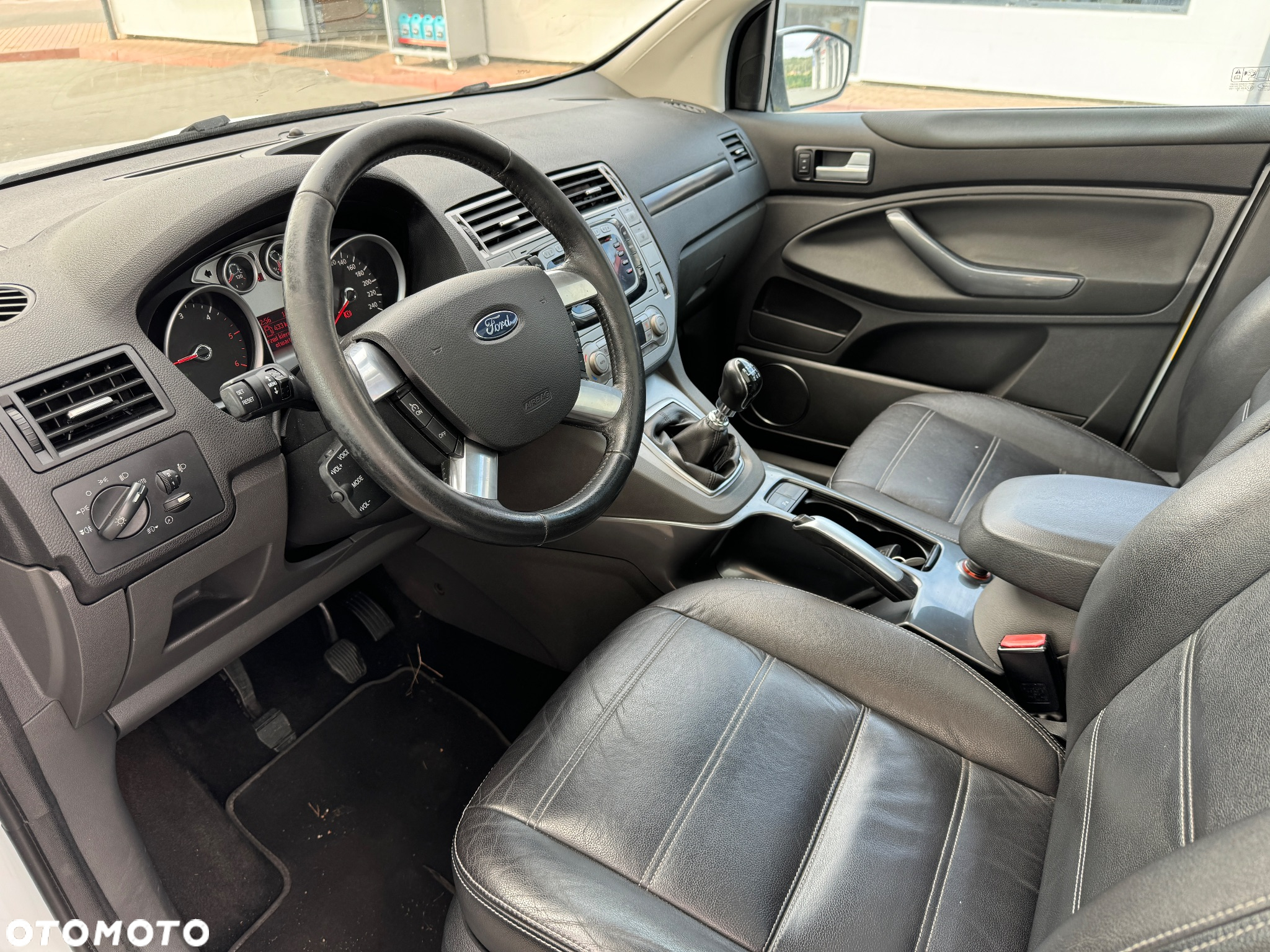 Ford Kuga 2.0 TDCi 4x4 Titanium - 14