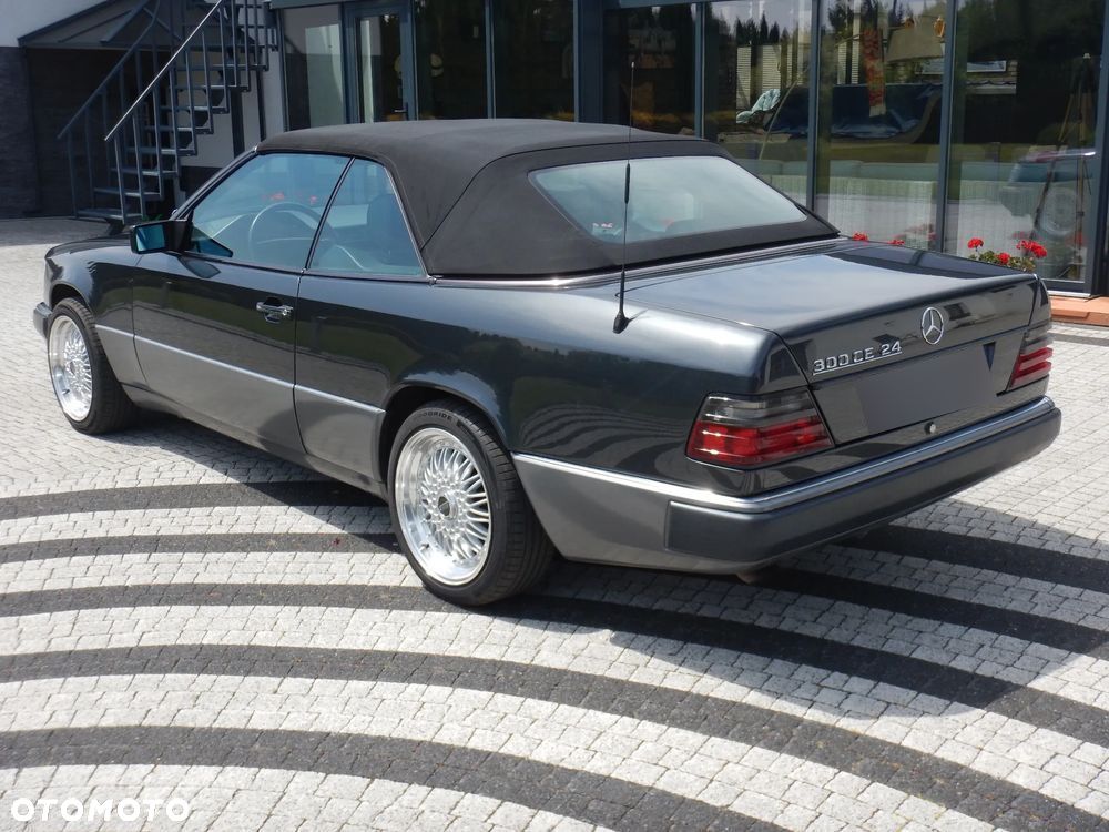 Mercedes-Benz W124 (1984-1993) - 25