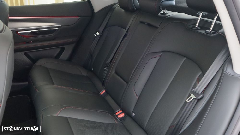 Xpeng P7i 86.2 kWh Long Range - 9