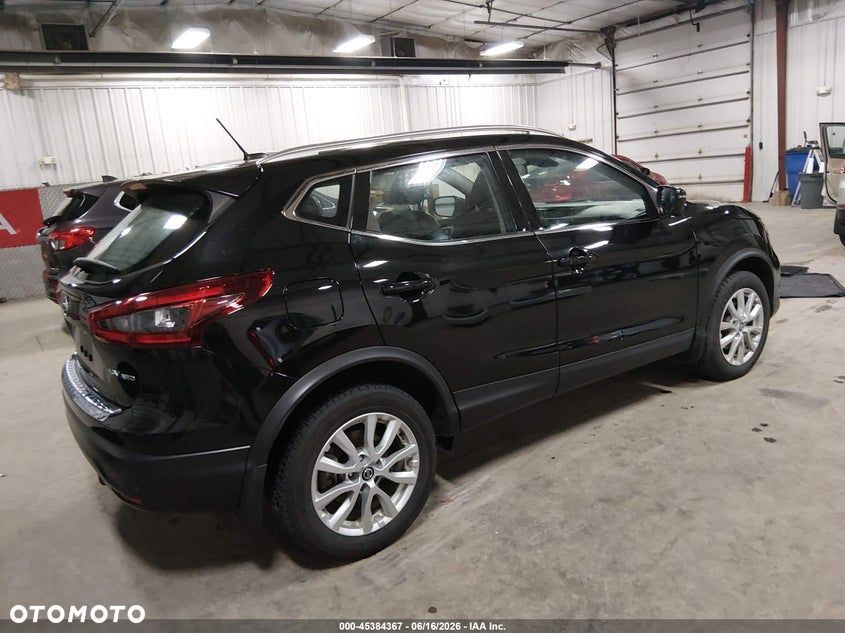 Nissan Rogue - 3